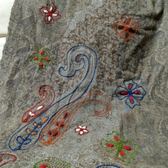 Embroidered Vintage Wool Paisley Patterned Pashmina - Picture 2 of 2
